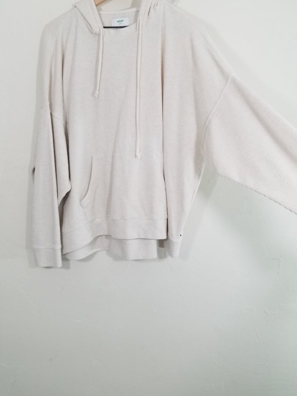 Like New Aerie Hoodie Waffle with Pockets Pullover Long Sleeve Size XL - Picture 2 of 5